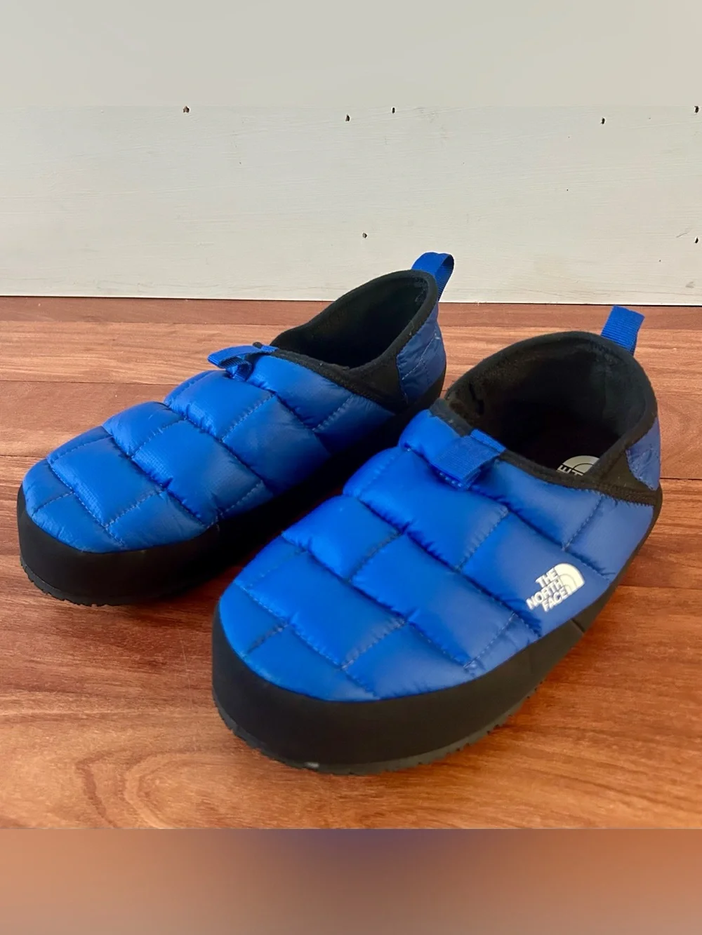 The North Face Youth ThermoBall Traction Mules II Blue Black Slippers Size 6
